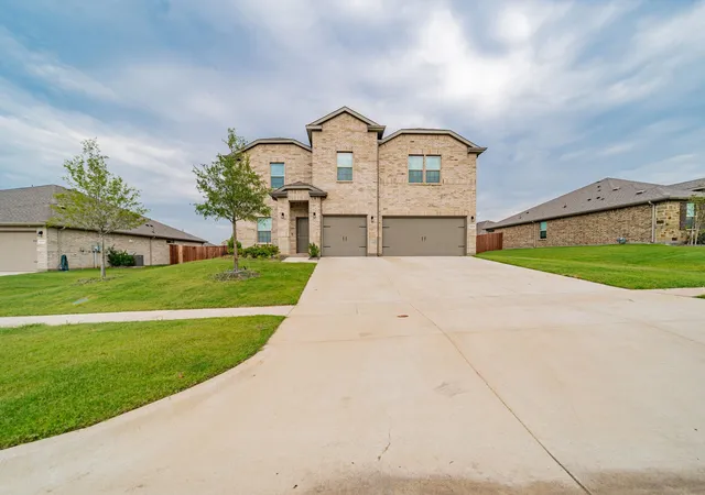 Photo 1 of Single family home for sale at 1229 Windsong Dr, Cedar Hill, TX 75104 | MLS# 21250505 | Listing updated on 2026-08-22