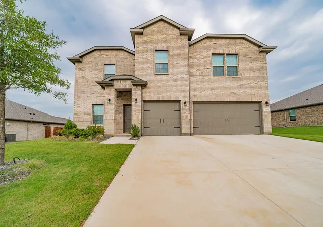 Photo 2 of Single family home for sale at 1229 Windsong Dr, Cedar Hill, TX 75104 | MLS# 21250505 | Listing updated on 2026-08-22