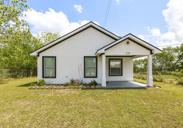 Photo 1 of Single family home for sale at 535 S Belknap St, Mexia, TX 76667 | MLS# 21238487 | Listing updated on 2026-07-12
