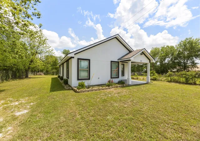 Homes for sale in Mexia, TX | 535 S Belknap St, Mexia, TX 76667 | MLS# 21238487