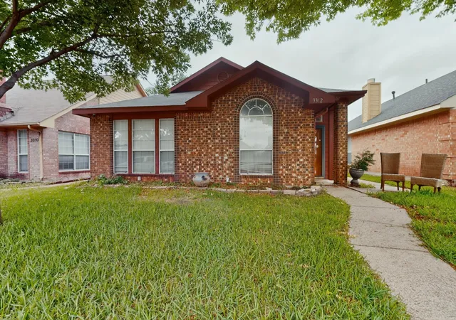 Homes for sale in Rowlett, TX | 3312 Sara Dr, Rowlett, TX 75088 | MLS# 21249806