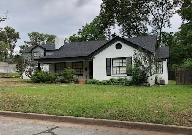 Photo 1 of Single family home for sale at 600 E Lake St, Tyler, TX 75701 | MLS# 21250508 | Listing updated on 2026-07-18