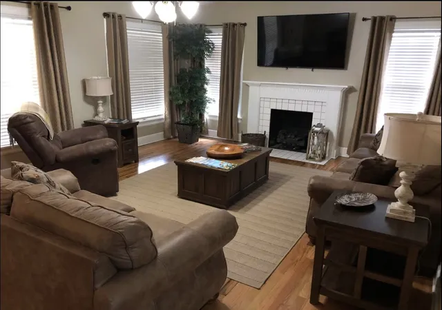 Photo 2 of Single family home for sale at 600 E Lake St, Tyler, TX 75701 | MLS# 21250508 | Listing updated on 2026-07-18
