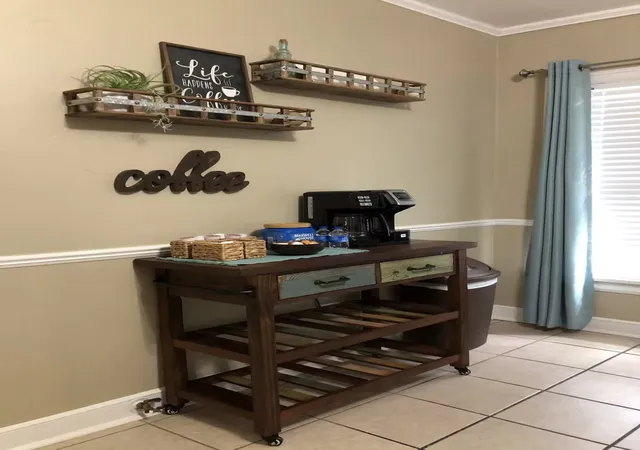 Photo 3 of Single family home for sale at 600 E Lake St, Tyler, TX 75701 | MLS# 21250508 | Listing updated on 2026-07-18