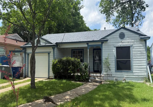 Photo 2 of Single family home for sale at 2319 Kathle En Ave, Dallas, TX 75216 | MLS# 21250668 | Listing updated on 2026-07-21