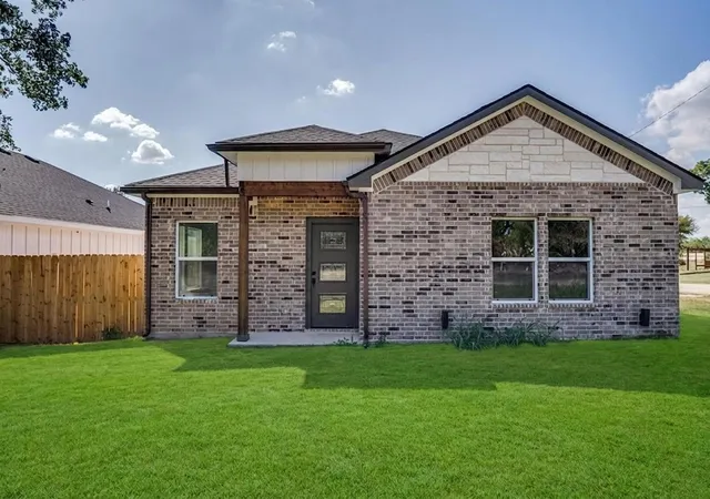 Homes for sale in Granbury, TX | 5914 Tin Top Hwy, Granbury, TX 76048 | MLS# 21250600