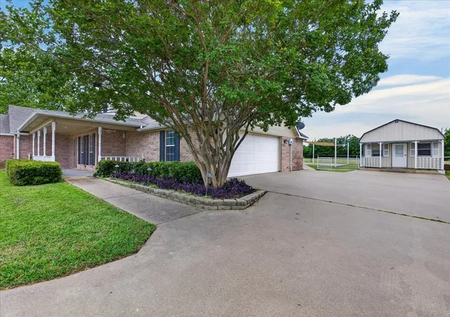 Homes for sale in Mabank, TX | 626 E Eubank St, Mabank, TX 75147 | MLS# 21249734
