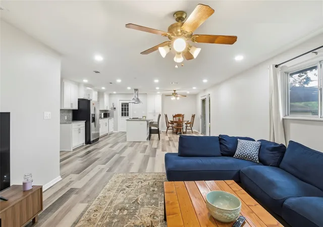 Photo 1 of Single family home for sale at 6425 Brentwood Dr, Fort Worth, TX 76112 | MLS# 21249606 | Listing updated on 2026-07-28