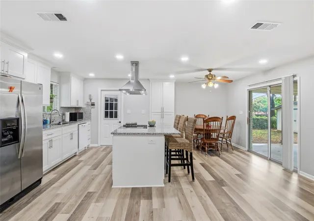 Photo 4 of Single family home for sale at 6425 Brentwood Dr, Fort Worth, TX 76112 | MLS# 21249606 | Listing updated on 2026-07-28