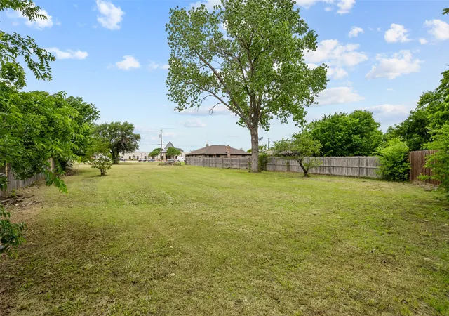 14th image of 1023 Bryant St, Benbrook, TX 76126 | MLS# 21247106