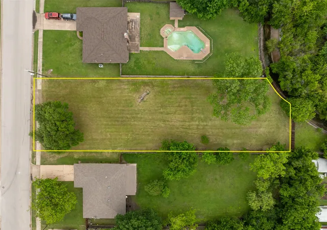 3rd image of 1023 Bryant St, Benbrook, TX 76126 | MLS# 21247106