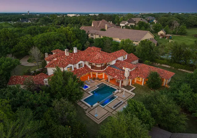 Photo 2 of Sale Pending at 545 W Highland St, Southlake, TX 76092 | MLS# 21227081 | Listing updated on 2026-08-21
