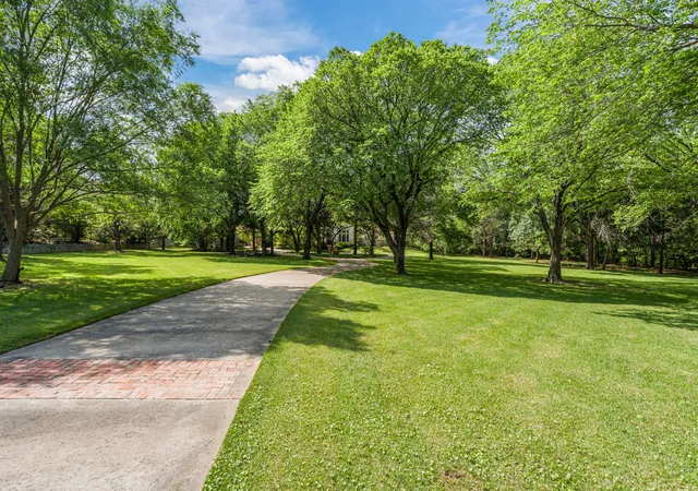 Photo 3 of Sale Pending at 545 W Highland St, Southlake, TX 76092 | MLS# 21227081 | Listing updated on 2026-08-21