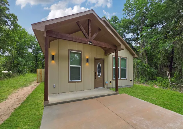 Homes for sale in Mabank, TX | 163 Lake Creek Dr, Mabank, TX 75156 | MLS# 21250708