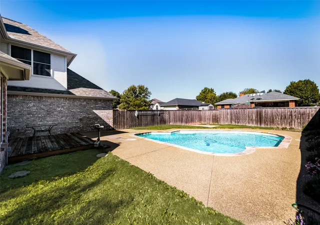 Photo 3 of Single family home for sale at 1204 Surrey Cir, Wylie, TX 75098 | MLS# 21250716 | Listing updated on 2026-08-19