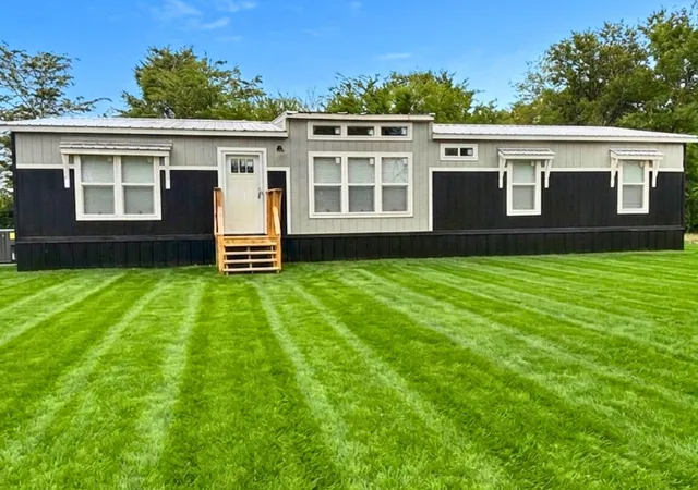 Photo 2 of Manufactured home for sale at 115 S Vidia Way, Kerens, TX 75144 | MLS# 21249298 | Listing updated on 2026-07-04