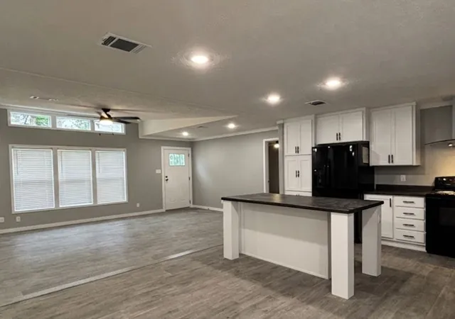 Photo 2 of Manufactured home for sale at 115 S Vidia Way, Kerens, TX 75144 | MLS# 21249298 | Listing updated on 2026-07-04