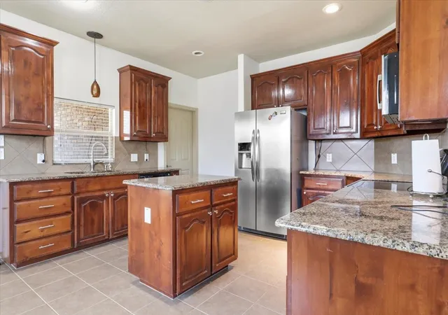 Homes for sale in Glenn Heights, TX | 714 Bayou Dr, Glenn Heights, TX 75154 | MLS# 21250735