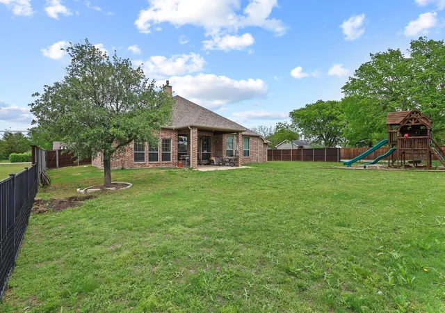 Homes for sale in Trenton, TX | 603 E Saunders St, Trenton, TX 75490 | MLS# 21240628