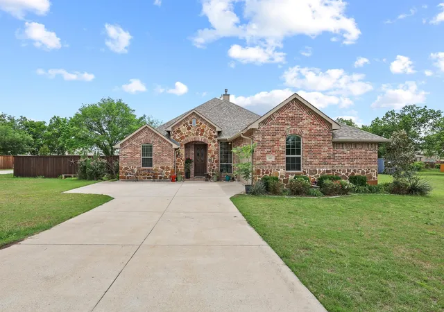 Homes for sale in Trenton, TX | 603 E Saunders St, Trenton, TX 75490 | MLS# 21240628