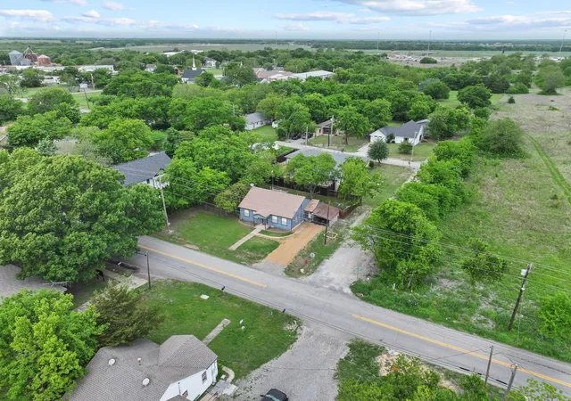 Homes for sale in Trenton, TX | 312 E Saunders St, Trenton, TX 75490 | MLS# 21240902