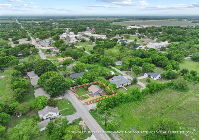 Homes for sale in Trenton, TX | 312 E Saunders St, Trenton, TX 75490 | MLS# 21240902
