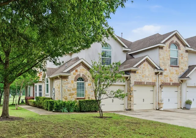Homes for sale in Grapevine, TX | 2627 Eagle Dr, Grapevine, TX 76051 | MLS# 21247441