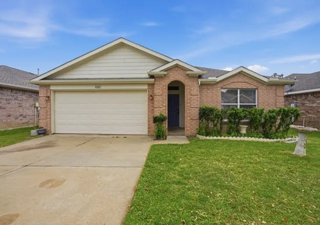 Photo 3 of Sale Pending at 8424 Horse Whisper Ln, Fort Worth, TX 76131 | MLS# 21250343 | Listing updated on 2026-07-15