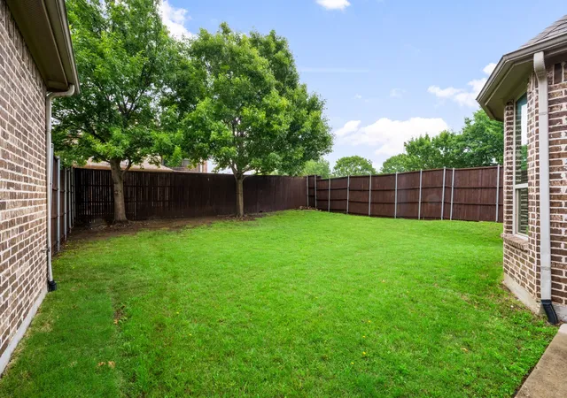 Photo 4 of Single family home for sale at 13696 Thornton Dr, Frisco, TX 75035 | MLS# 21240692 | Listing updated on 2026-08-30