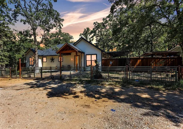 Homes for sale in Hawk Cove, TX | 1804 Tammy St, Hawk Cove, TX 75474 | MLS# 21250840