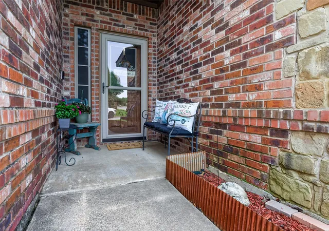 Photo 3 of Sale Pending at 629 E Sheila Cir, Joshua, TX 76058 | MLS# 21250860 | Listing updated on 2026-07-11