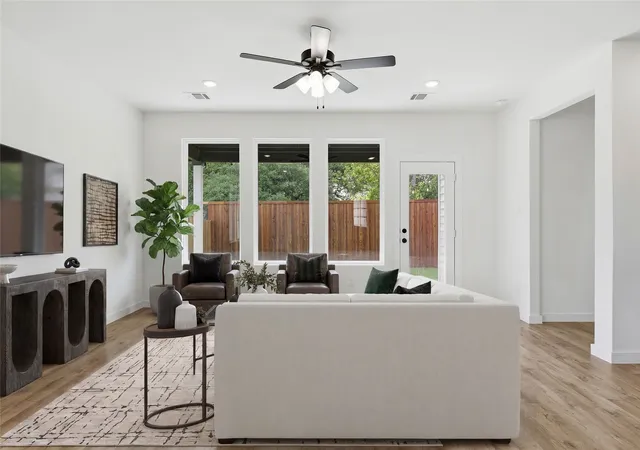 Photo 3 of Single family home for sale at 4633 Commack Dr, Fort Worth, TX 76135 | MLS# 21250883 | Listing updated on 2026-10-03