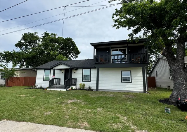 Photo 2 of Single family home for sale at 513 W South St, Whitesboro, TX 76273 | MLS# 21247191 | Listing updated on 2026-07-08