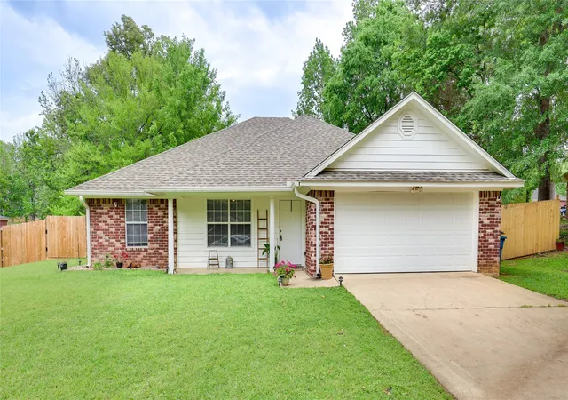 Homes for sale in Longview, TX | 110 Peggy Ruth Dr, Longview, TX 75605 | MLS# 21250926