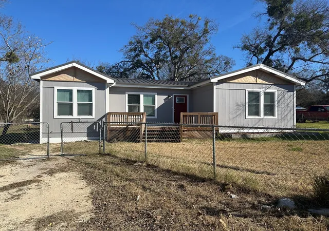 Homes for sale in Blum, TX | 146 Owl Hollow Rd, Blum, TX 76627 | MLS# 21250940