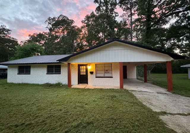 1st image of 712 Ne 5th St, Springhill, LA 71075 | MLS# 21250948