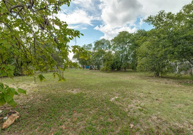 Photo 1 of Land for sale at 906 Hamilton St, Mc Kinney, TX 75069 | MLS# 21250991 | Listing updated on 2026-07-09