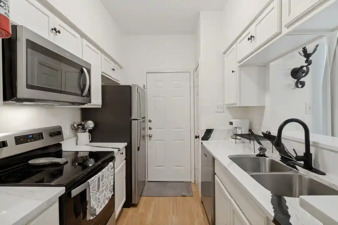 Listing Photo 2 - Condo for sale in 11655 Audelia Rd located at 11655 Audelia Rd, Dallas, TX 75243 - Unit #405