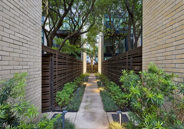 Photo 2 of Sale Pending at 4321 Travis St, Dallas, TX 75205 | MLS# 21250829 | Listing updated on 2026-09-06
