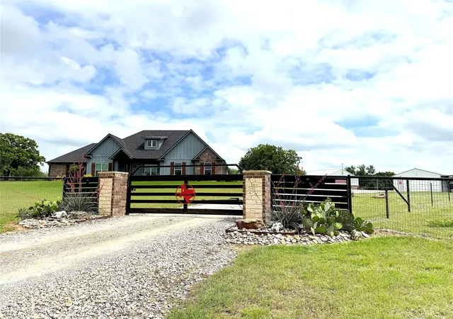 Homes for sale in Poolville, TX | 229 Oak Tree Ct, Poolville, TX 76487 | MLS# 21250996