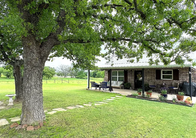 Homes for sale in Poolville, TX | 229 Oak Tree Ct, Poolville, TX 76487 | MLS# 21250996