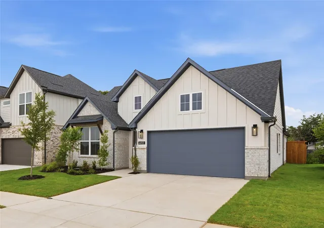 Photo 2 of Single family home for sale at 4653 Commack Dr, Fort Worth, TX 76135 | MLS# 21251016 | Listing updated on 2026-08-28