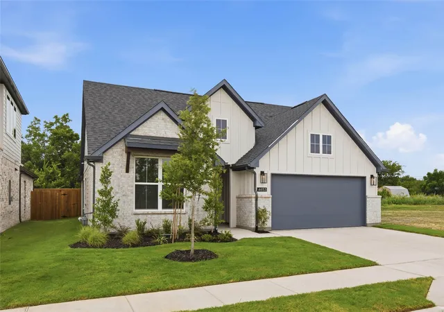 Photo 3 of Single family home for sale at 4653 Commack Dr, Fort Worth, TX 76135 | MLS# 21251016 | Listing updated on 2026-08-28