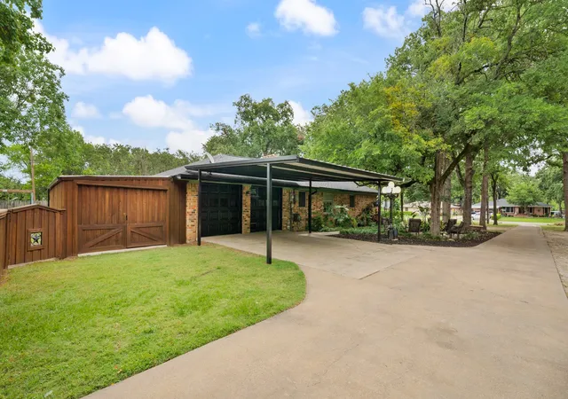 Photo 1 of Sale Pending at 313 Shadywood Ln, Seagoville, TX 75159 | MLS# 21247225 | Listing updated on 2026-08-31