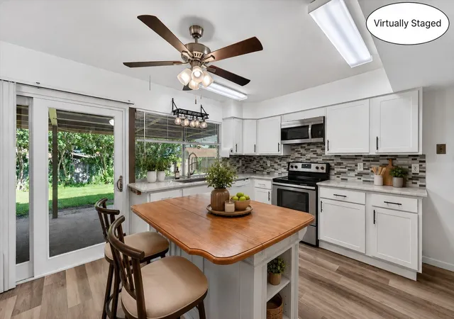 Photo 3 of Single family home for sale at 2705 Treeview Dr, Arlington, TX 76016 | MLS# 21251094 | Listing updated on 2026-10-07