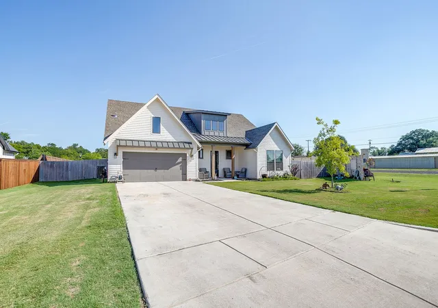Single family home for sale at 1016 County Road 337, Glen Rose, TX 76043 | MLS# 21251115