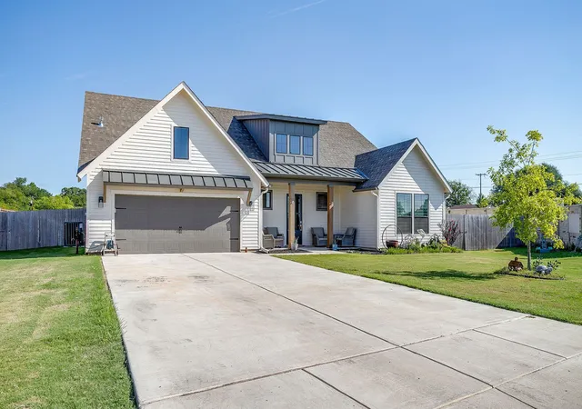 Photo 2 of Single family home for sale at 1016 County Road 337, Glen Rose, TX 76043 | MLS# 21251115 | Listing updated on 2026-07-26