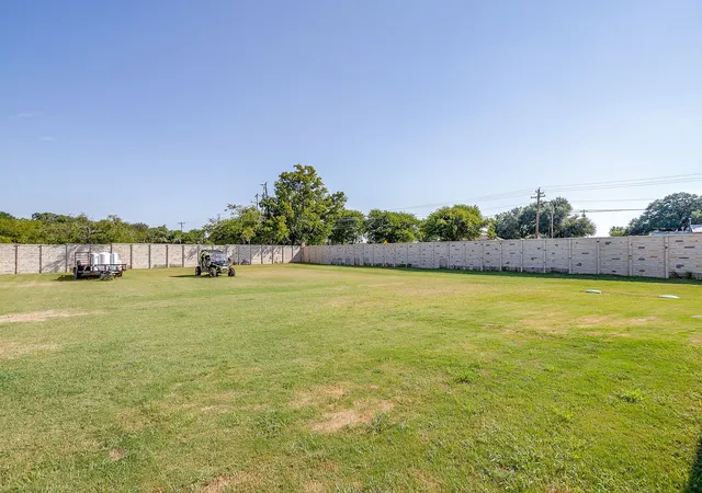 Photo 3 of Single family home for sale at 1016 County Road 337, Glen Rose, TX 76043 | MLS# 21251115 | Listing updated on 2026-07-26
