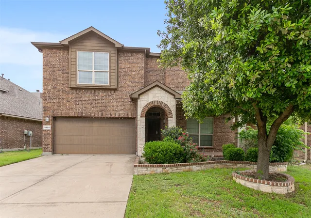Photo 1 of Single family home for sale at 8220 Misty Water Dr, Fort Worth, TX 76131 | MLS# 21251158 | Listing updated on 2026-08-29