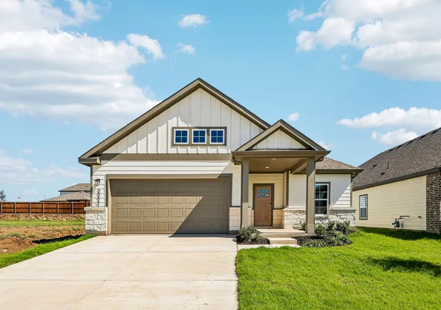 Photo 1 of Single family home for sale at 2221 Trailside Dr, Sherman, TX 75092 | MLS# 21251210 | Listing updated on 2026-10-07